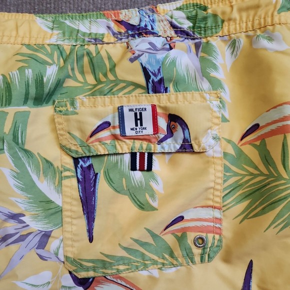 Tommy Hilfiger Trunks Mens XL Yellow Hawaiian Toucan Elastic Waist Swim Shorts - Picture 8 of 9